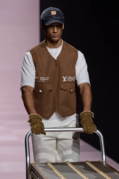 Look 27
